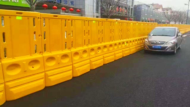 郑州卖塑料围挡的地点?-河南庞景实业有限公司