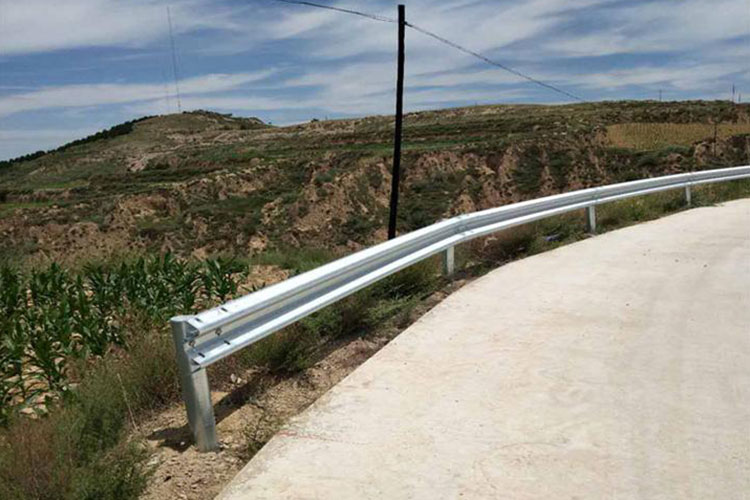 墟落公路波形护栏-河南庞景实业有限公司