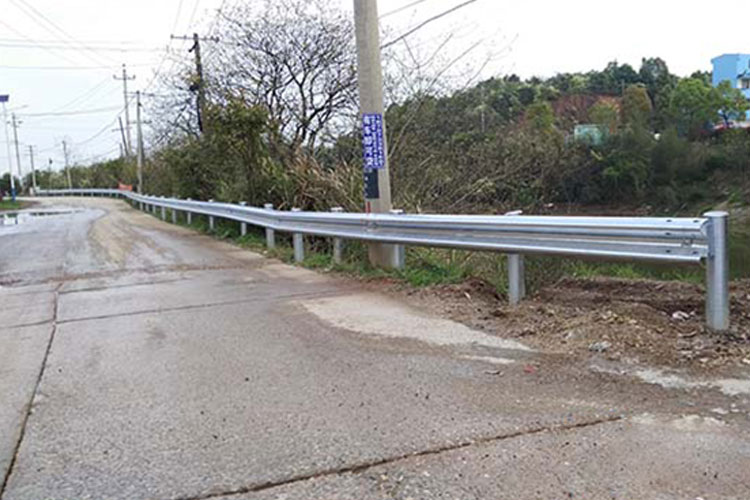墟落公路波形护栏-河南庞景实业有限公司
