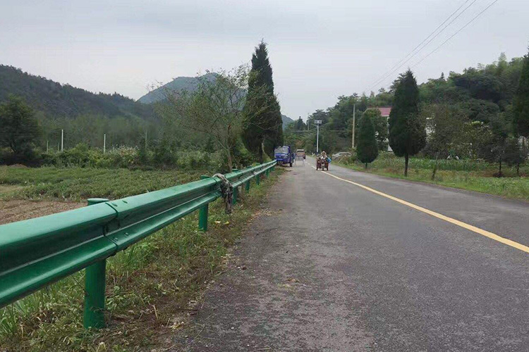 防撞波形护栏板-河南庞景实业有限公司