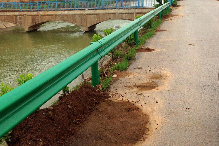 四川公路波形护栏-河南庞景实业有限公司