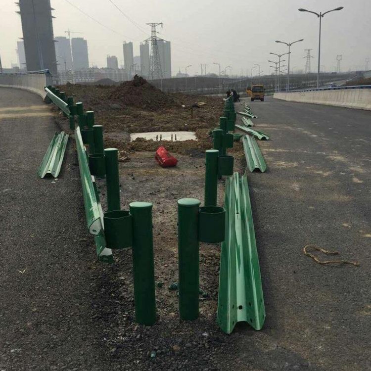 双面波形梁护栏-河南庞景实业有限公司