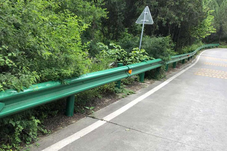 双面波形梁钢护栏-河南庞景实业有限公司