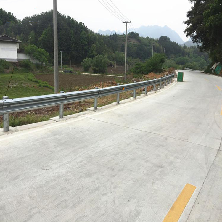 双波形护栏板-河南庞景实业有限公司