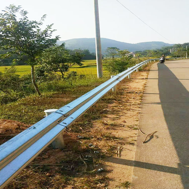 赤峰波形梁护栏选哪家-河南庞景实业有限公司