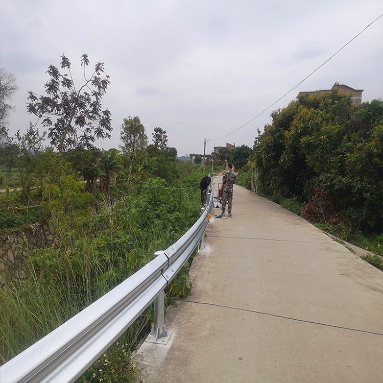 雅安高速公路波形防撞护栏板-河南庞景实业有限公司