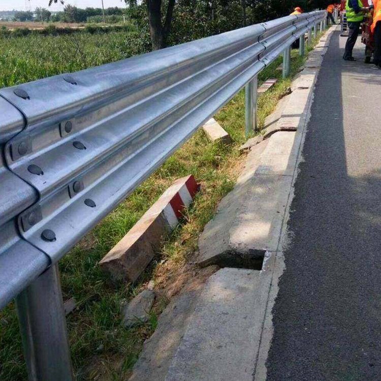 亳州路侧防撞波形梁护栏厂-河南庞景实业有限公司