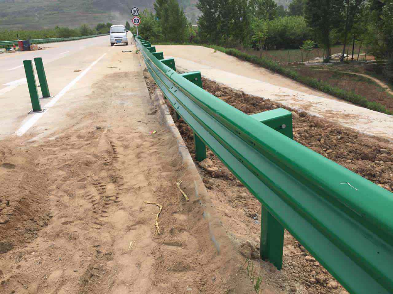 丹东波形护栏型号-河南庞景实业有限公司