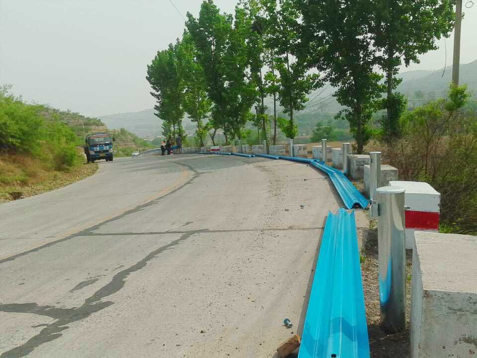 波形护栏托架尺寸-河南庞景实业有限公司